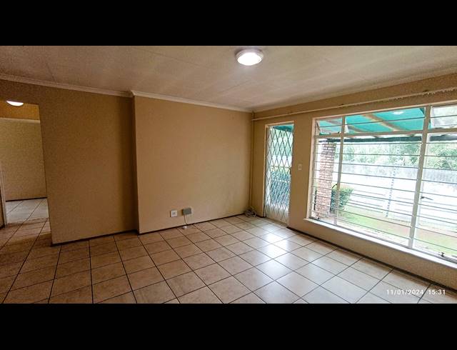 2 BEDROOM TOWNHOUSE FOR SALE IN SONNEGLANS